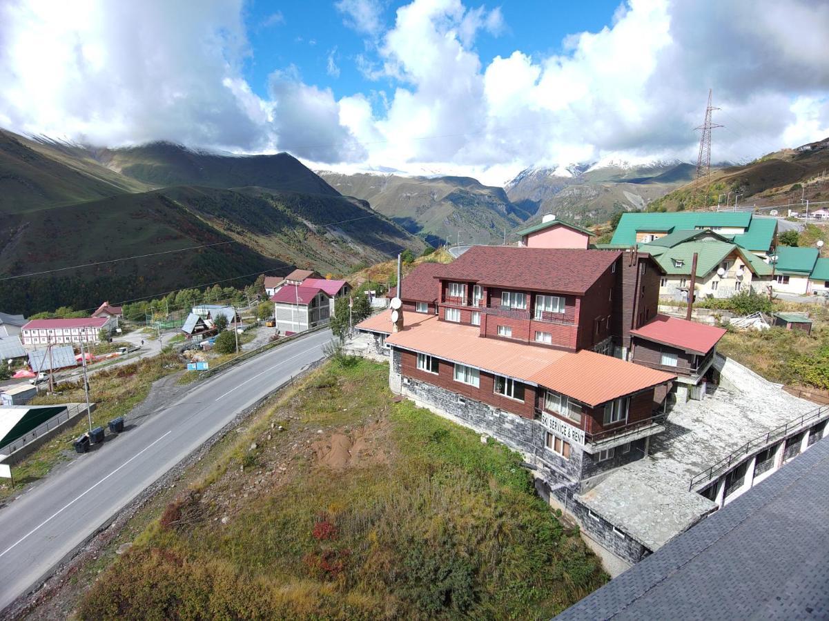 Gudauri Hut Hotel Exterior photo